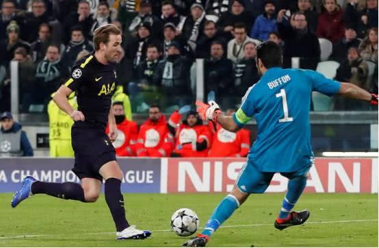  斯图加特老将焕发第二春，经验引领球队走出低谷  